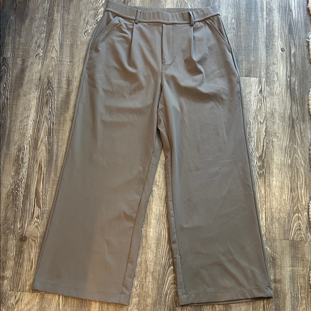 Halara Gray Wide-Leg Trouser Pants M